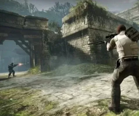 《反恐精英》创始人揭秘：CS之父Minh Lee与Jess Cliffe的多面传奇