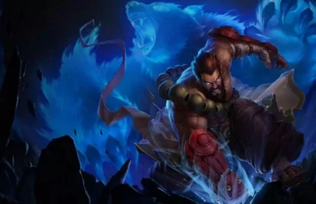 《魔兽争霸》乌迪尔双玩法攻略：法坦主凤流与打野凤凰流解析