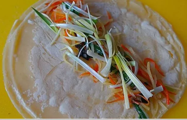 洛克王国春饼制作教程：材料、步骤、小贴士与保存方法